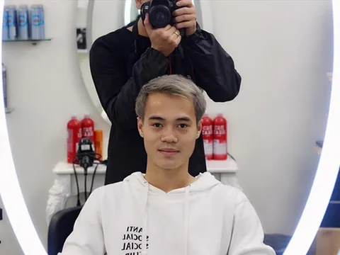 Văn Toàn nhuộm tóc cực ngầu trước khi hội quân cùng ĐT Việt Nam