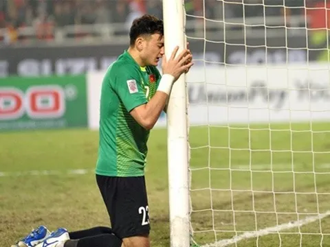 Xúc động với tâm thư của mẹ Đặng Văn Lâm gửi cho con trai