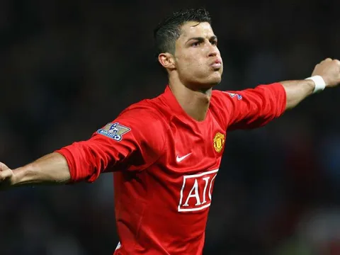 Vào năm 2003, Man Utd đã cướp Ronaldo trước mắt Liverpool thế nào?