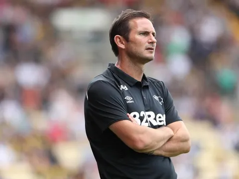 Vào nghề chưa lâu, Lampard đã bị cấm chỉ đạo