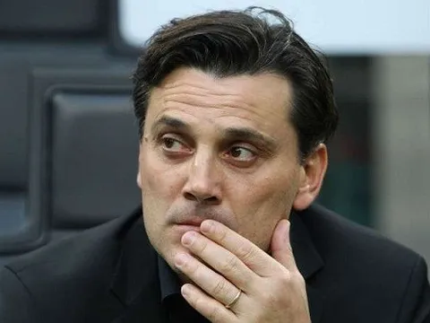 Vào thời điểm này năm ngoái, AC Milan vẫn có cơ hội đoạt Scudetto