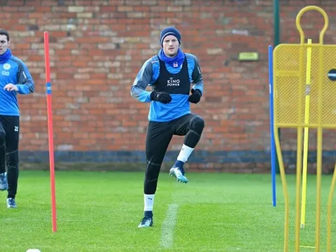 Vardy căng thẳng trên sân tập, Man Utd mừng thầm?