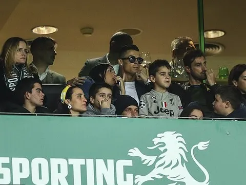Về quê nhà, nỗi buồn vẫn chưa buông tha Ronaldo