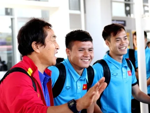 ĐT Việt Nam đã có mặt tại Viêng Chăn, sẵn sàng "khuất phục" ĐT Lào