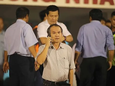 Bầu Đức tìm HLV ngoại thay Hữu Thắng trước khi chia tay VFF