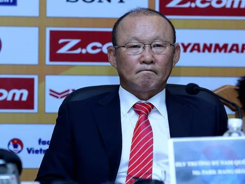 Vì bầu Đức, thầy Seo cũng chẳng khác HLV Hữu Thắng?