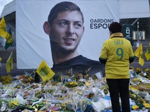Vì Emiliano Sala, "Chim hoàng yến" có một hành động đặc biệt