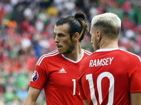 Vì Juventus, Ramsey gạt phăng lời khuyên của Bale