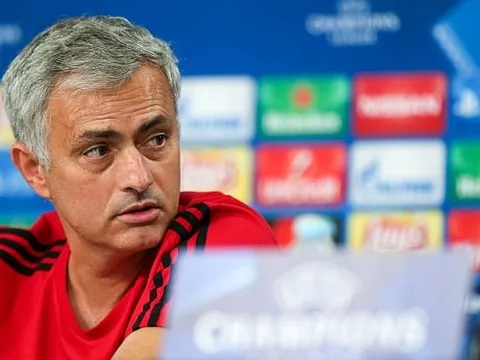 Vì Lukaku, Mourinho trút giận lên sao Liverpool