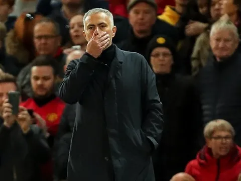 Vì Mourinho, Man Utd hoãn kế hoạch "trăm năm có một"