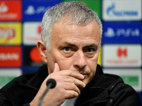 Vì mục tiêu đón "siêu trung vệ", Mourinho sẵn sàng "tế" ba cái tên
