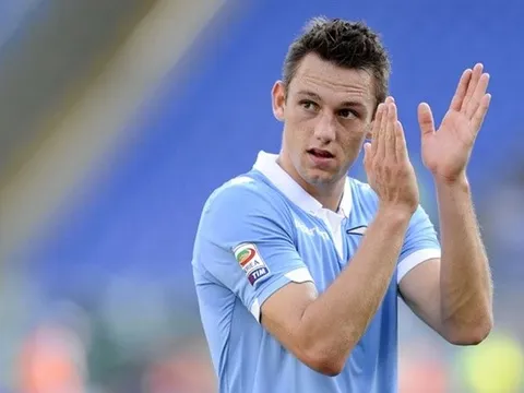 Vì sao Liverpool nên chiêu mộ De Vrij?