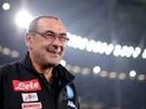 Vì sao Maurizio Sarri là HLV xuất sắc nhất nước Ý năm 2017?