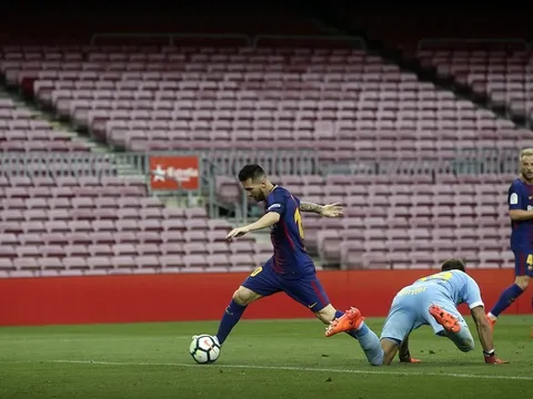 Vì sao Messi và đồng đội chơi trên sân Camp Nou không một bóng người?