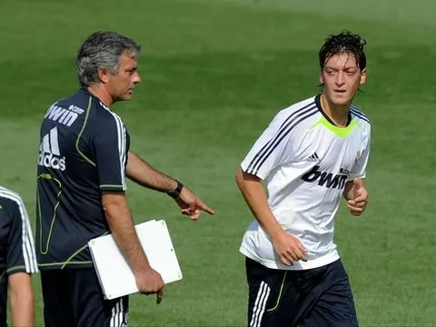 Vì sao Mourinho không cần Ozil tại Man Utd?