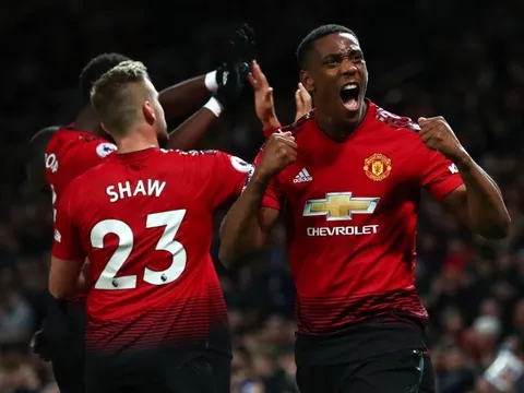 Vì sao Mourinho nên mạo hiểm với Martial, mạnh dạn gạt Sanchez?