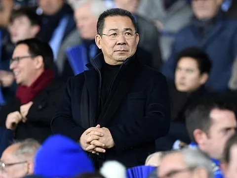 Ông chủ Leicester và con gái ngồi bên trong trực thăng phát nổ