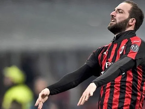 Việc Higuain tới Chelsea có thể thay đổi số phận của một cái tên