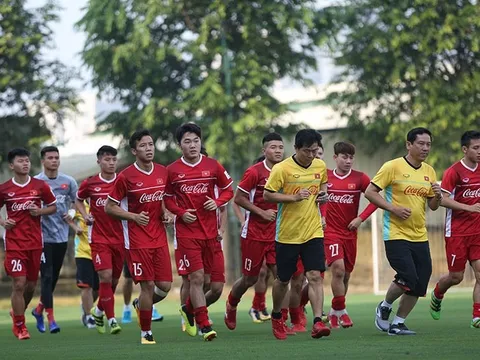 Vào chung kết AFF Cup, tuyển Việt Nam tập thông tới Asian Cup