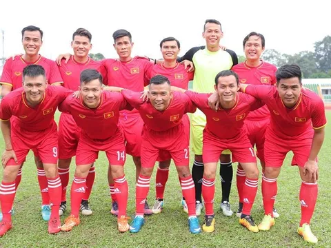 Các nhà vô địch AFF Cup 2008 ra sân, gặp lại thầy Calisto