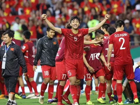 CĐV Trung Quốc muốn tuyển Việt Nam dự cúp tứ hùng thay Thái Lan