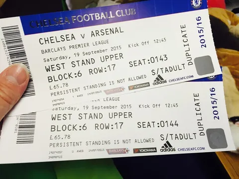 Bán vé xem bóng đá ở Anh khác Việt Nam như thế nào?