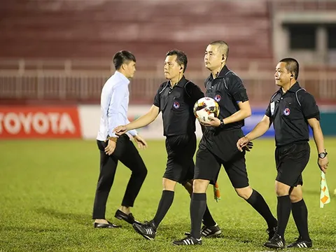 Từ chuyện của Công Vinh: Có một V-League như thế!