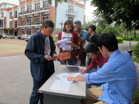 Vé chợ đen xem ĐT Việt Nam tăng phi mã sau một ngày phát hành