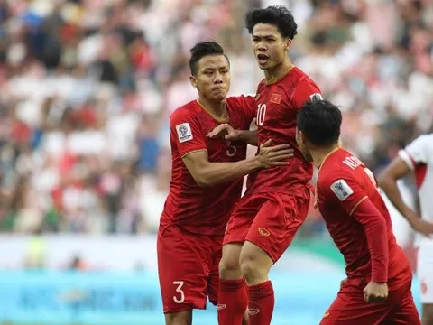 Công Phượng ghi bàn, HLV Jordan phản ứng ra sao?