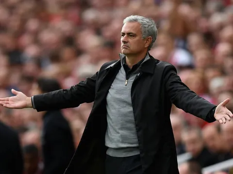 Với "xe buýt hai tầng", MU của Mourinho sẽ vô địch!?