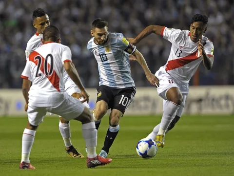Vòng loại World Cup khu vực Nam Mỹ: Argentina có 1 cửa sinh, 2 cửa tử