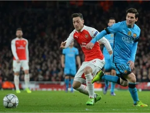 Vụ Ozil: Messi chất vấn BLĐ Barca