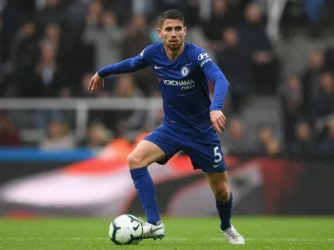 'Vua chuyền' Jorginho cán mốc khủng tại EPL mùa này