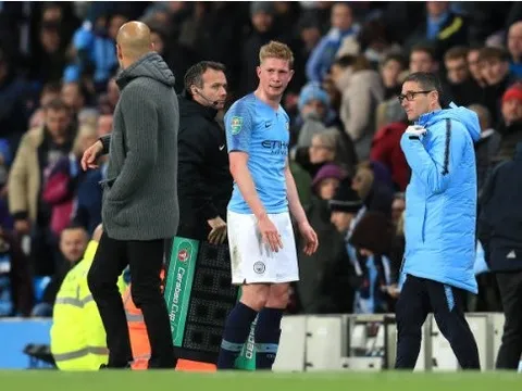 "Vua kiến tạo" của Man City tái mặt rời sân vì chấn thương