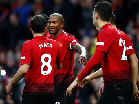 Vừa nổ súng, "công thần" trận Fulham đã khiến các Manucian "dậy sóng"