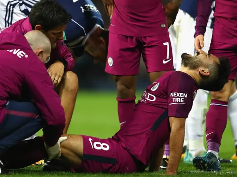 Vừa trở lại, Gundogan đã khiến Pep 'khóc thét'
