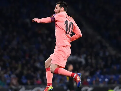 Vượt qua Xavi, Messi đạt kỷ lục mới trong ngày Barca hủy diệt Levante