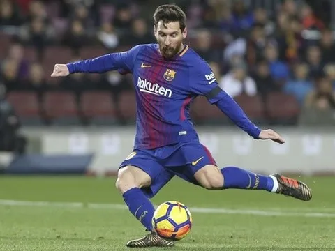 Vượt Ronaldo, Messi được The Guardian bình chọn là Cầu thủ xuất sắc nhất năm 2017