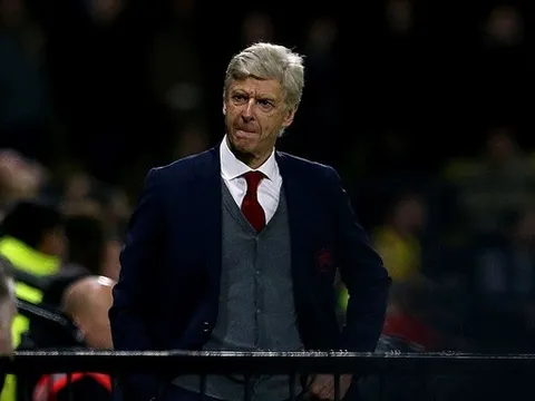 Arsene Wenger và Chàng Hiệp Sĩ Cối Xay Gió
