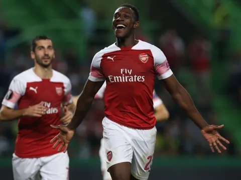 Emery hé lộ câu nói trong giờ nghỉ giúp Arsenal đánh bại Sporting Lisbon
