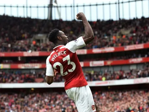 Welbeck đã thay đổi quan điểm của CĐV Arsenal chỉ sau 1 đêm
