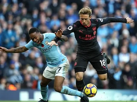 Wenger: "Ai cũng biết Sterling ăn vạ quá giỏi"