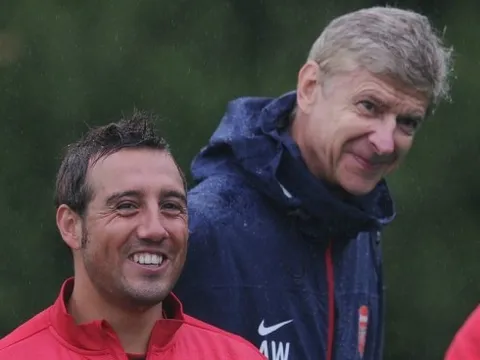 Carzola TIẾT LỘ cú điện thoại xúc động của Wenger khi ở Arsenal