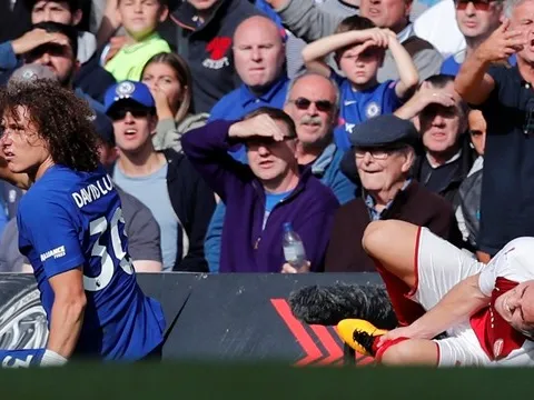 Wenger: 'David Luiz xứng đáng bị đuổi'
