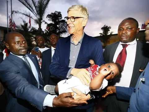 Wenger: "Ngốc thật, biết trước tôi đã rời Arsenal sớm hơn"