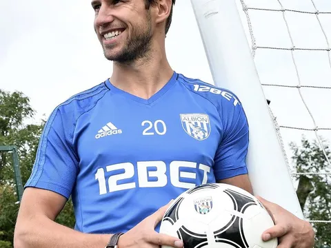 West Brom nổ hai "bom tấn", Ngoại hạng Anh run rẩy