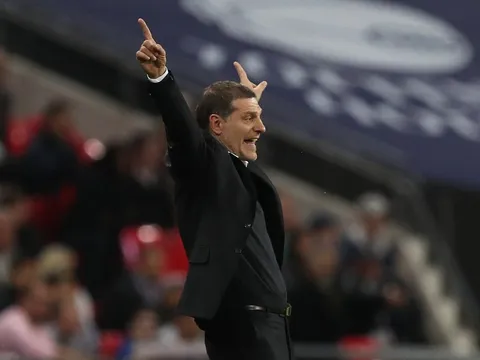 HLV Bilic 'quẩy' tưng bừng nhìn học trò ghi 3 bàn trong 15 phút