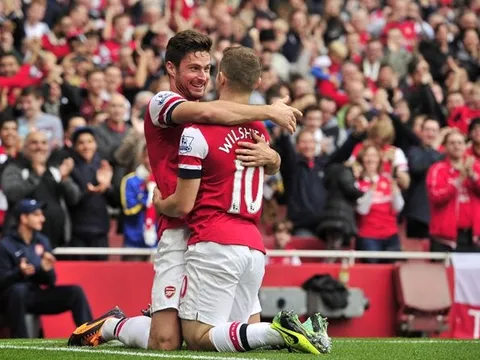 West Ham tranh thủ rút ruột Arsenal