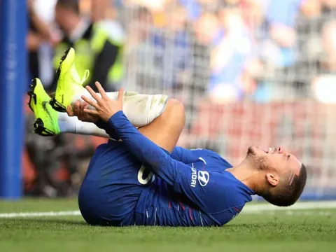Willian tiết lộ lý do thật sự khiến Hazard 'mất tích' trước Man Utd
