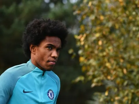 Willian xác nhận đã có những liên hệ với Man Utd